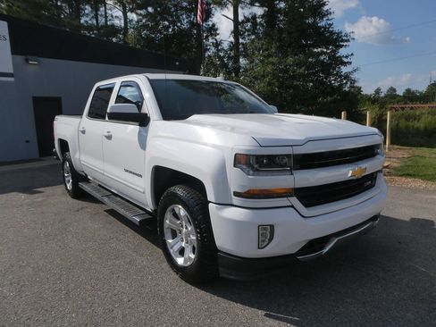 Used 2018 Chevrolet Silverado 1500 LT w/ All Star Edition AWD/4WD image 3