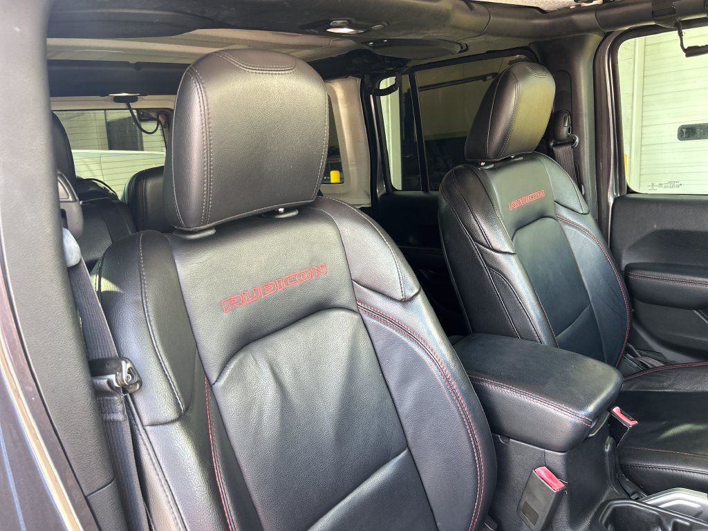 Used 2018 Jeep Wrangler Unlimited Rubicon w/ LED Lighting Group AWD/4WD image 14