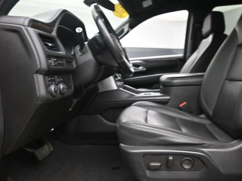 Used 2022 Chevrolet Suburban LT AWD/4WD image 19