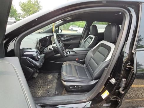 Used 2024 Chevrolet Blazer EV LT AWD/4WD image 6