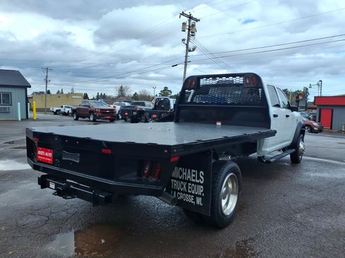Used 2024 RAM 5500 Tradesman w/ Chrome Appearance Group AWD/4WD image 6