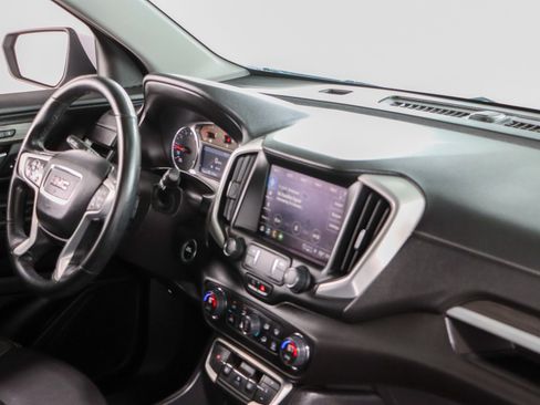 Used 2024 GMC Terrain SLT AWD/4WD image 25
