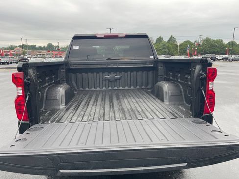 Used 2026 Chevrolet Silverado 1500 Custom Trail Boss w/ LPO, Dark Essentials Package AWD/4WD image 10