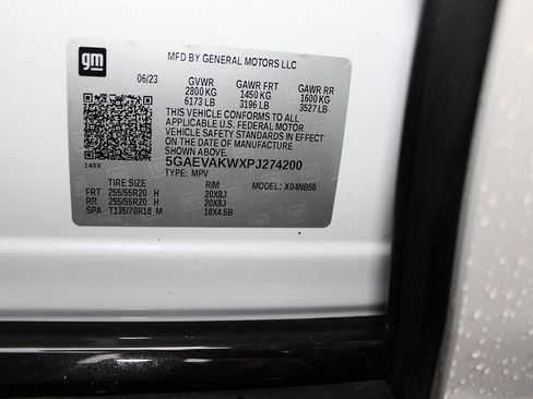 Used 2023 Buick Enclave Essence w/ Sport Touring Edition image 33