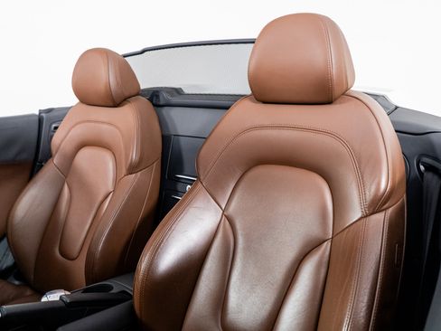 Used 2011 Audi R8 V8 image 3