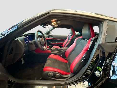 Used 2025 Nissan Z Performance w/ Floor Mat Package image 17
