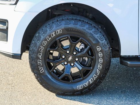 Used 2024 Ford Expedition Timberline image 9