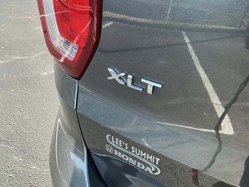 Used 2017 Ford Explorer XLT w/ Equipment Group 202A image 5