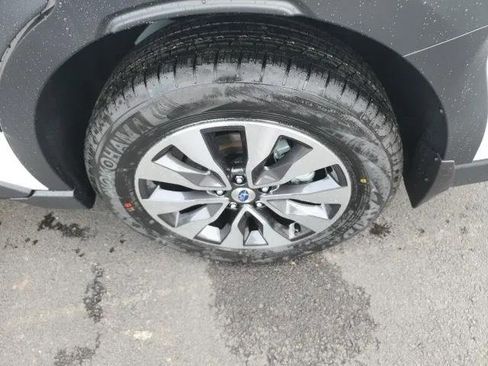 Used 2025 Subaru Outback Limited image 25