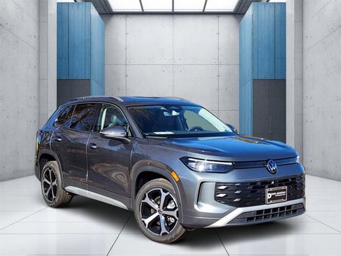 New 2026 Volkswagen Tiguan SE image 1