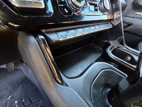 Used 2022 GMC Sierra 1500 AT4 w/ AT4 Preferred Package image 17