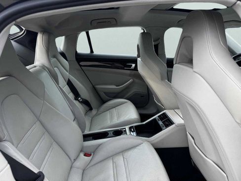 Used 2017 Porsche Panamera image 44