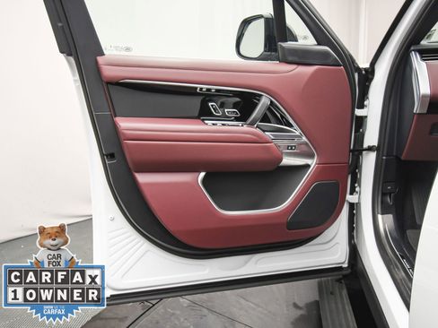 Used 2025 Land Rover Range Rover SE image 44