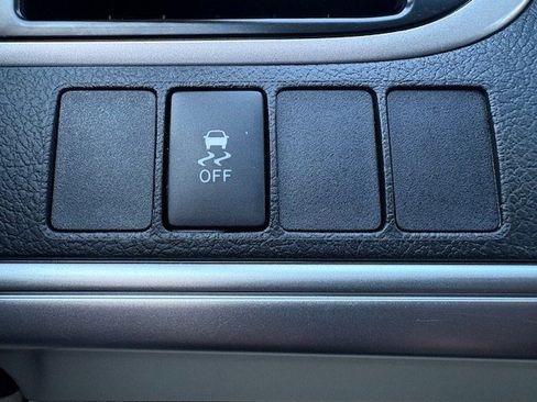 Used 2012 Toyota Camry L image 25