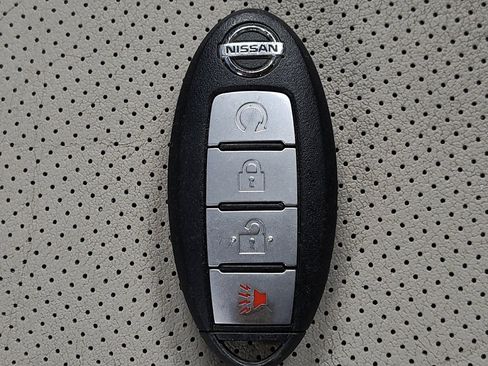 Used 2018 Nissan Rogue Sport SL w/ SL Premium Package image 32