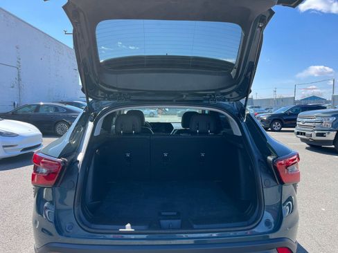 Used 2025 Chevrolet Trax LT image 31