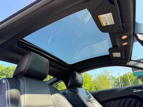 Used 2010 Ford Mustang GT RWD image 20