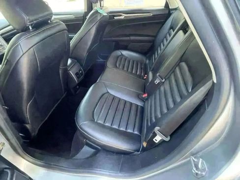 Used 2020 Ford Fusion SEL FWD image 19