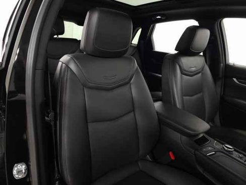 Certified 2025 Cadillac XT5 Premium Luxury w/ LPO, Floor Liner Package image 37