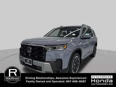 Used 2026 Honda Pilot Touring image 2