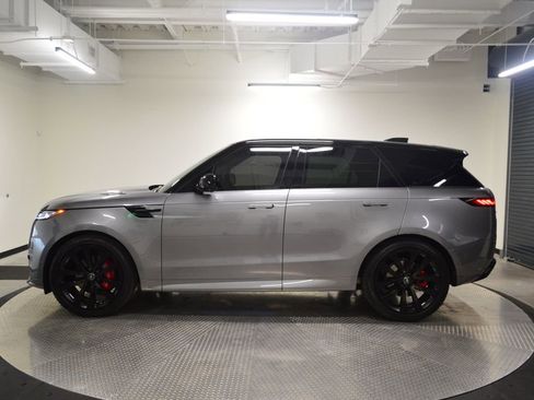 Used 2024 Land Rover Range Rover Sport Dynamic SE AWD/4WD image 2