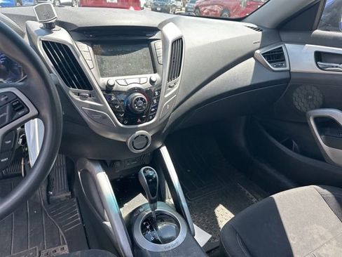 Used 2014 Hyundai Veloster FWD image 11