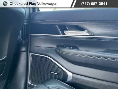 Used 2024 Jeep Wagoneer Series II w/ Flexible Seating Group AWD/4WD image 28