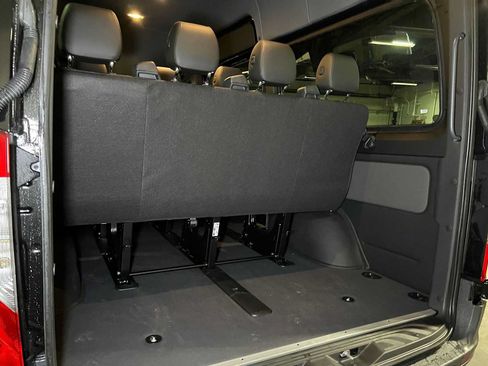 Used 2025 Mercedes-Benz Sprinter 2500 image 18