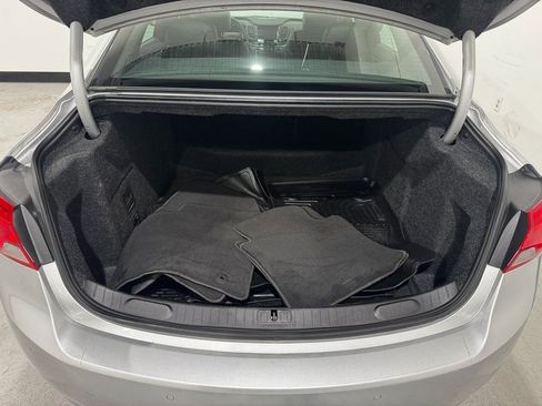 Used 2016 Chevrolet Impala LT w/ Convenience Package image 27