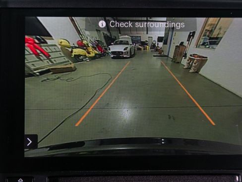 Used 2018 Porsche Cayenne S image 16