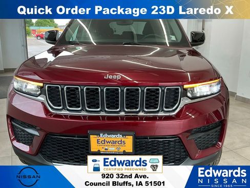 Used 2024 Jeep Grand Cherokee Laredo X AWD/4WD image 3