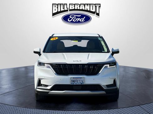 Used 2024 Kia Carnival EX FWD image 8