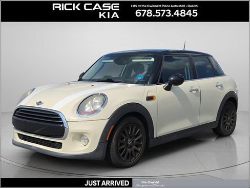 Used 2016 MINI Cooper 4-Door Hardtop FWD image 1