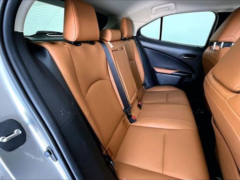 Used 2021 Lexus UX 200 w/ Premium Package image 32