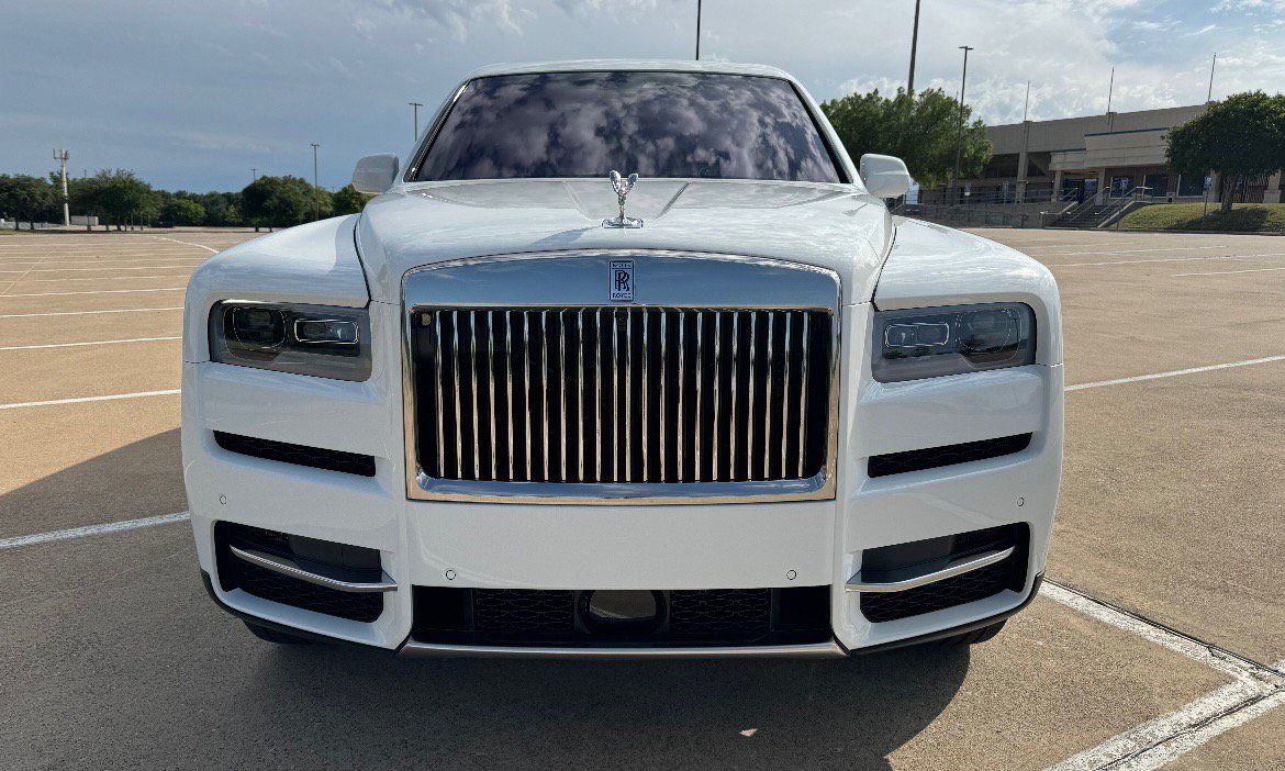 Used 2024 Rolls-Royce Cullinan w/ Cullinan Package AWD/4WD image 2