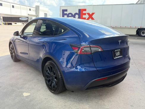 Used 2022 Tesla Model Y Long Range AWD/4WD image 11
