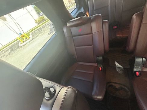 Used 2023 Dodge Durango GT RWD image 12