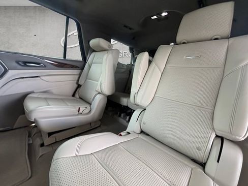 Used 2024 Cadillac Escalade Premium Luxury Platinum AWD/4WD image 28
