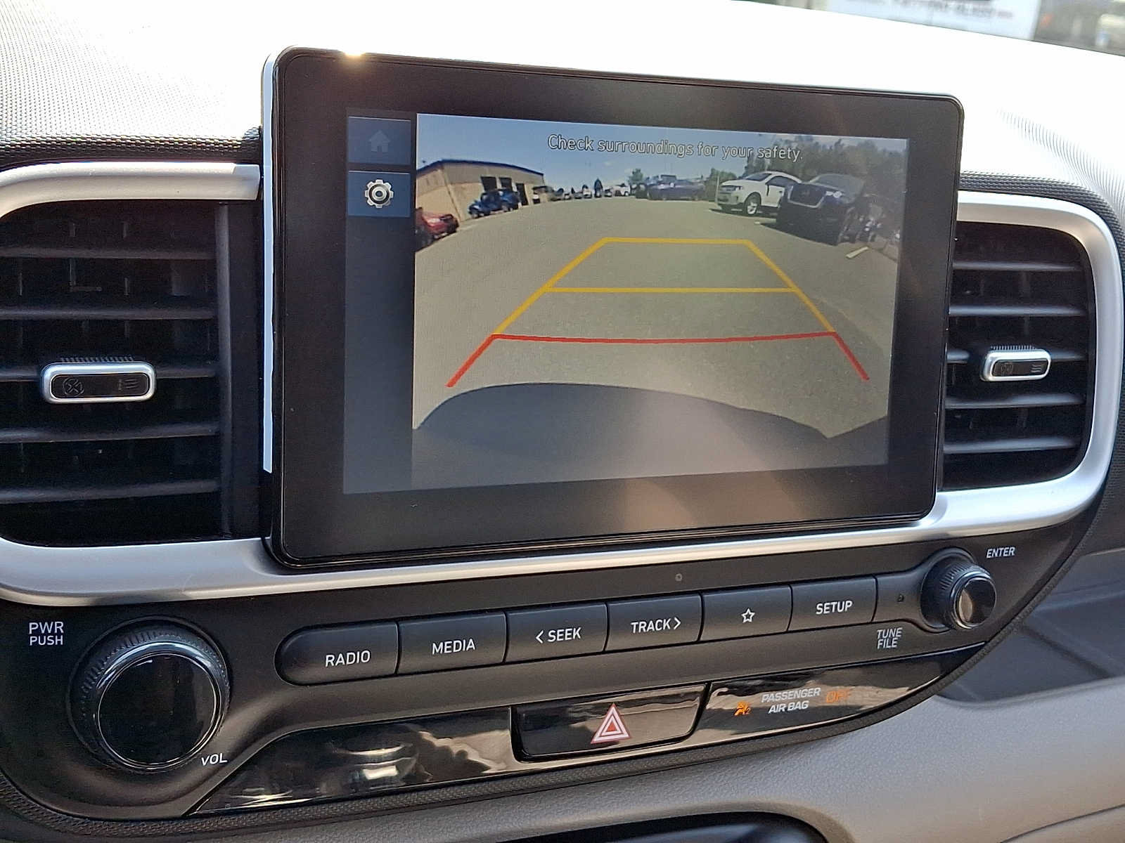Used 2024 Hyundai Venue SEL FWD image 19