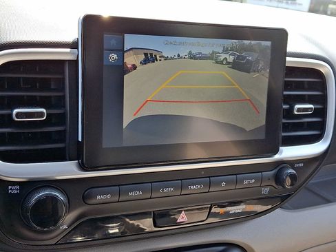 Used 2024 Hyundai Venue SEL FWD image 19