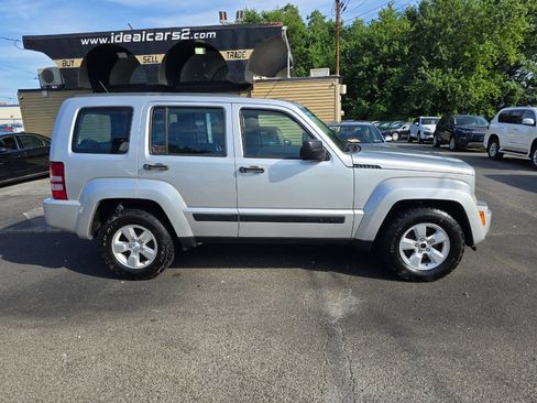 Used 2012 Jeep Liberty Sport AWD/4WD image 2