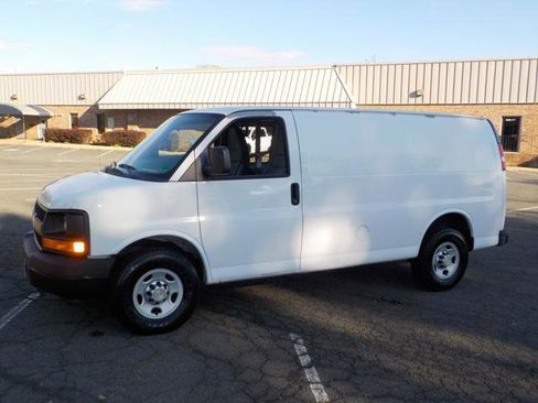 Used 2012 Chevrolet Express 3500 image 3