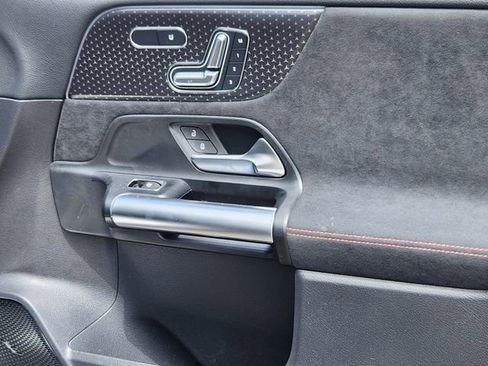 Certified 2025 Mercedes-Benz GLA 250 4MATIC image 21