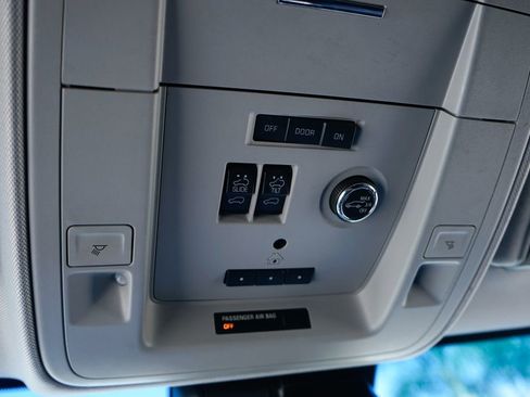 Used 2019 Chevrolet Tahoe LT w/ LT Midnight Edition RWD image 32