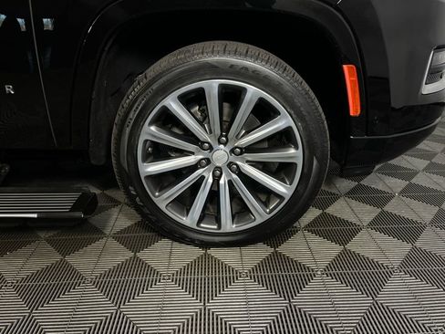 Certified 2022 Jeep Grand Wagoneer Series II w/ Convenience Group III image 11