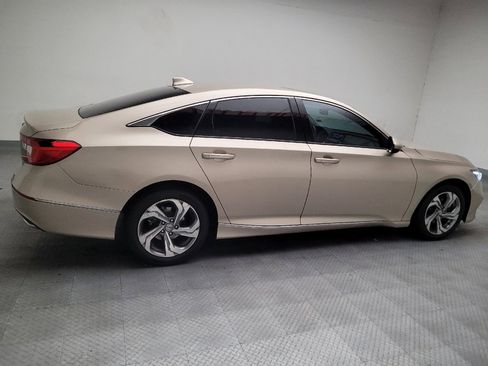 Used 2018 Honda Accord EX image 10