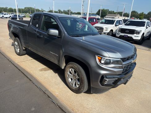 Used 2021 Chevrolet Colorado LT w/ Fleet Safety Package RWD image 9