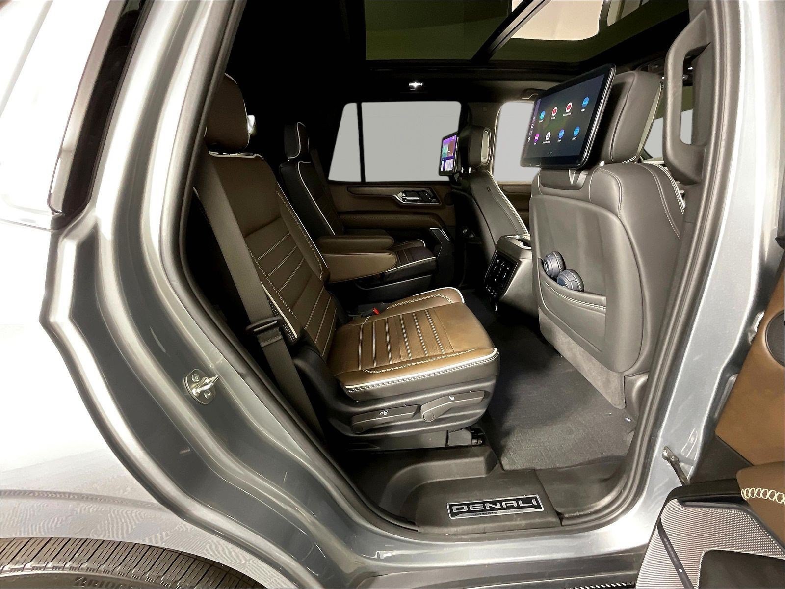 Used 2025 GMC Yukon Denali Ultimate AWD/4WD image 24