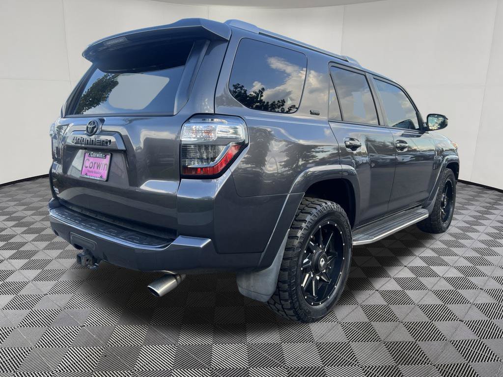 Used 2017 Toyota 4Runner SR5 RWD image 7