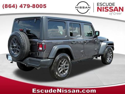 Used 2024 Jeep Wrangler Unlimited Sport AWD/4WD image 3